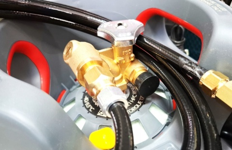 Zestaw do tankowania butli LPG GasBank DISH M10 wąż 1,5m złączka 3/4 kamper Zestaw do tankowania butli LPG GasBank DISH M10 wąż 1,5m złączka 3/4 kamper